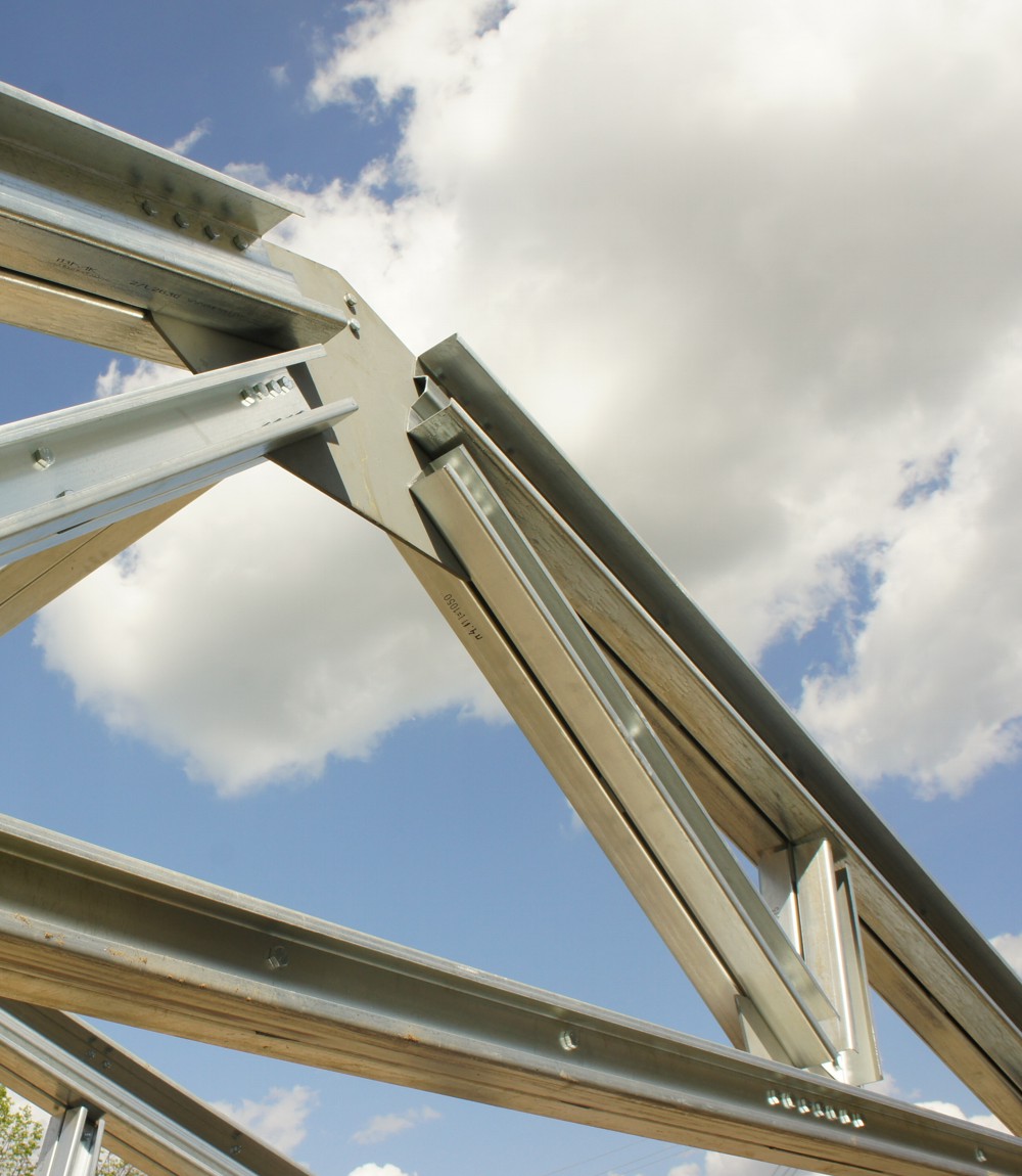 Навес и хозяйственная постройка из оцинкованной стали